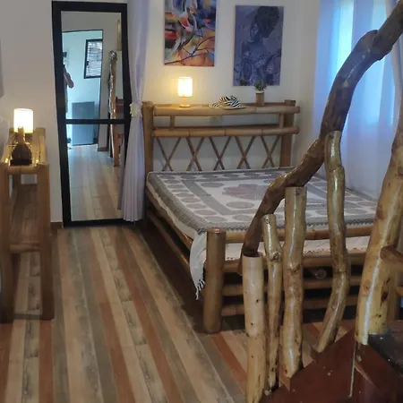 Sun House Rental Mambajao Room photo